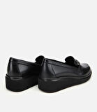 Kadın Deri Siyah Tokalı Dolgu Topuklu Klasik Loafer