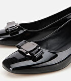 Kadın Rugan Siyah Metal Detaylı Kalın Topuklu Ayakkabı