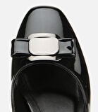 Kadın Rugan Siyah Metal Detaylı Kalın Topuklu Ayakkabı