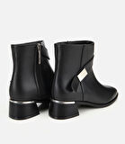 Kadın Siyah Metal Detaylı Bilekte Düz Bot