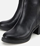 Kadın Siyah Metal Detaylı Kalın Tabanlı Bilekte Düz Bot