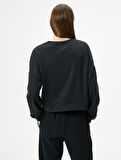 Modal Kumaş Crop Spor Sweatshirt Asimetrik Kesim Bisiklet Yaka Uzun Kollu 