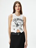 Kolsuz Crop Tişört Kartal Baskılı Önden Asimetrik Kesim Slim Fit Pamuklu