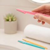 BUFFER® 3’lü Kadın Kaş Usturası Seti – Hassas Ciltler İçin Güvenli Yüz Tüy Temizleme Bıçağı