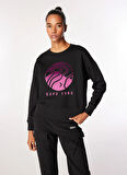 Siyah Kadın Bisiklet Yaka Crop Baskılı Sweatshirt D4WL-SWT3092