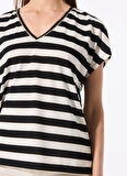 Fabrika Comfort V Yaka Çizgili Siyah - Ekru Kadın T-Shirt FC5SL-TST0214