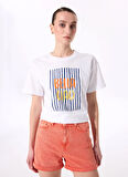 Beyaz Kadın Bisiklet Yaka Basic Fit Baskılı T-Shirt F5SL-TST0438