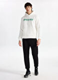 Discovery Expedition D5WM-SWT3854 Beyaz Kapüşon Yaka Relaxed Baskılı Erkek Sweatshırt