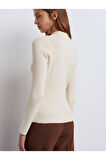 Dilvin Kadın Ekru Dik Yaka Çıtçıtlı Triko Kazak-10686