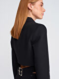 60760 DİLVİN TOKA DETAYLI CROP BLAZER CEKET