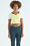 Limon Renk Bloklu Logo Baskılı O Yaka Dar Kalıp Kadın Crop T-Shirt - 97270 | L