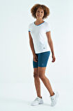 Beyaz V Yaka Standart Kalıp Kısa Kol Kadın Spor T-Shirt - 97268 | M