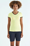 Limon V Yaka Standart Kalıp Kısa Kol Kadın Spor T-Shirt - 97268 | M