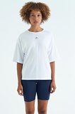 Beyaz O Yaka Baskı Detaylı Oversize Kısa Kol Kadın T-Shirt - 97263 | L