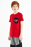 Kırmızı Ön Cepli Nakış Detaylı O Yaka Standart Kalıp Erkek Çocuk T-Shirt - 11116 | 6-7 Yaş