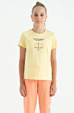Sarı O Yaka Baskı Detaylı Rahat Kalıp Kız Çocuk T-Shirt - 75129 | 10-11 Yaş