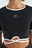 Siyah Bel Bağlama Detaylı O Yaka Standart Kalıp Dalgıç Kumaş Kadın Crop T-Shirt - 97266 | S