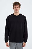 Siyah O Yaka Ön Dikiş Detaylı Basic Rahat Kalıp Erkek Sweatshirt - 88270 | S