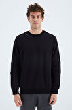 Siyah O Yaka Kol Şerit Detaylı Basic Rahat Kalıp Erkek Sweatshirt - 88293 | S