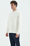Ekru O Yaka Şardonlu Rahat Form Basic Erkek Sweatshirt - 88137 | S