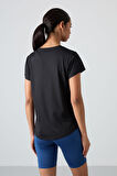 Siyah Polyester Nefes Alan Dokulu İnce Esnek Standart Fit Performans Kadın T-Shirt - 97283