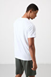 Beyaz Polyester Nefes Alan Dokulu İnce Esnek Standart Fit Erkek Performans T-Shirt - 88390