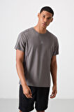 Koyu Gri Polyester Nefes Alan Dokulu İnce Esnek Standart Fit Erkek Performans T-Shirt - 88390