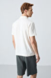 Ekru Basic Göğüs Logolu Standart Kalıp Triko Polo Yaka Erkek T-Shirt - 87768