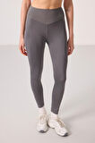 Koyu Gri Polyester Standart Fit Esnek Performans Kadın Tayt - 94666