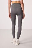 Koyu Gri Polyester Standart Fit Esnek Performans Kadın Tayt - 94666
