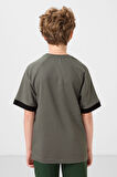 Haki Pamuklu Yumuşak Dokulu Oversize Cep Detaylı Erkek Çocuk T-Shirt - 11295