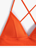 Üçgen Bikini Üstü Dokulu Çapraz Askılı Kaplı