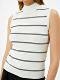 Kolsuz Dik Yaka Çizgili Triko Üst