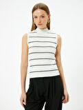 Kolsuz Dik Yaka Çizgili Triko Üst
