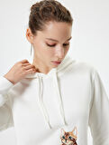 Oversize Kapüşonlu Sweatshirt Cep Detaylı Kedi Nakışlı