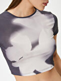 Soyut Desenli Crop Tişört Kısa Kollu Bisiklet Yaka Slim Fit