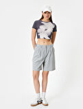 Soyut Desenli Crop Tişört Kısa Kollu Bisiklet Yaka Slim Fit