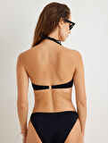 Gül Aplike Detaylı Bandeau Bikini Üstü Kopçalı Pedli