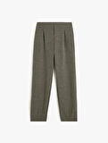 Basic Pantolon Beli Lastikli Pile Detaylı 