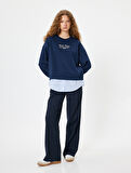 Oversize Sweatshirt Bisiklet Yaka Sloganlı Kumaş Detaylı