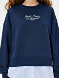 Oversize Sweatshirt Bisiklet Yaka Sloganlı Kumaş Detaylı
