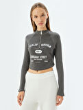 Crop Tişört Uzun Kollu Yarım Fermuarlı Slogan Baskılı Slim Fit