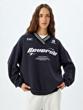 Oversize Sweatshirt V Yaka Slogan Baskılı Biyeli