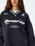 Oversize Sweatshirt V Yaka Slogan Baskılı Biyeli