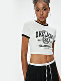 Crop Tişört Kolej Baskılı Slim Fit Bisiklet Yaka