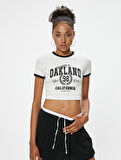Crop Tişört Kolej Baskılı Slim Fit Bisiklet Yaka