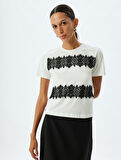 Kısa Kollu Bisiklet Yaka Pamuklu Dantel Detaylı Tişört