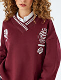 V Yaka Kolej Baskılı Biyeli Şardonlu Oversize Sweatshirt