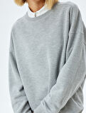Basic Sweatshirt Rahat Kesim Bisiklet Yaka Uzun Kollu 