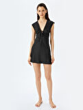 Önden Bağlama Detaylı  V Yaka Kolsuz Mini Saten Gecelik